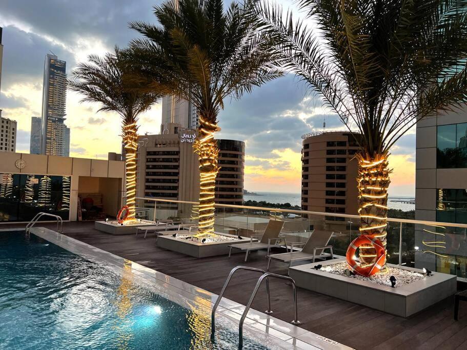 Апартаменти 1 Bedroom Flat, Luxury Amenities, Near Jbr & Club With Free Parking In Jbr Дубай
