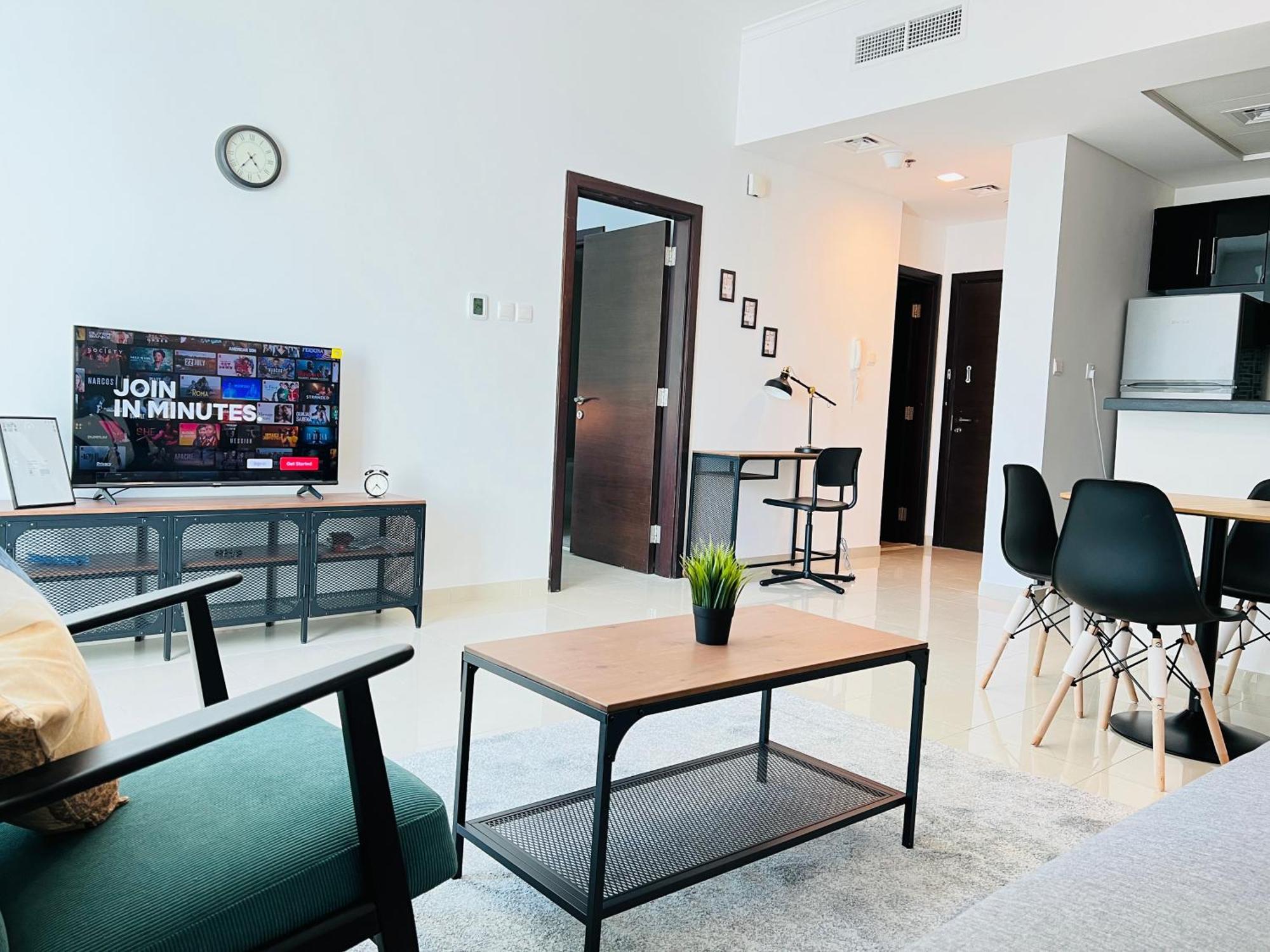 1 Bedroom Flat, Luxury Amenities, Near Jbr & Club With Free Parking In Jbr دبي